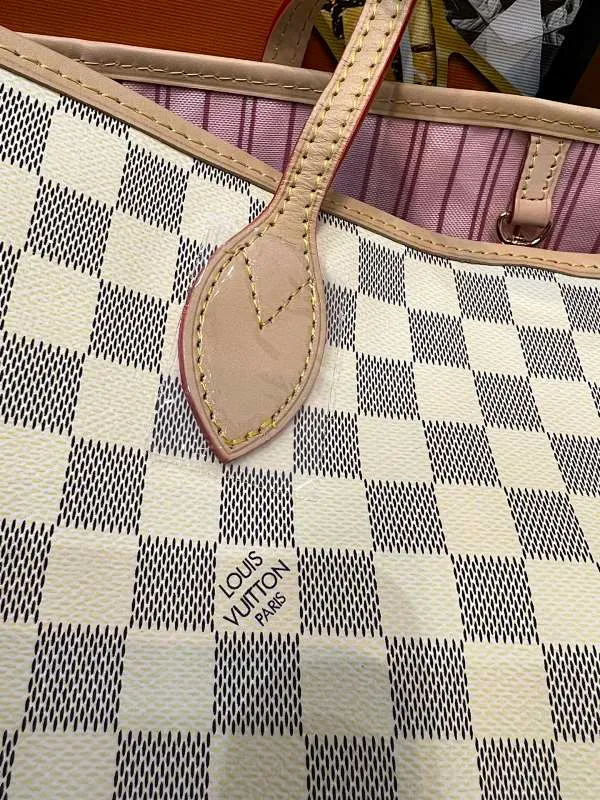 All categories Official website "Brand Women's Bags" Women's Bags 💙 LV 2022 official new LV handbag wholesale 58001500 High quality Size: 40-33-20 CM