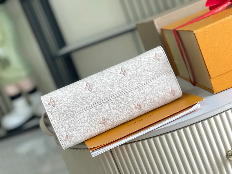 All categories 💚 Authentic bags 💚 LV 2026 new LV top replica hand shoulder bag