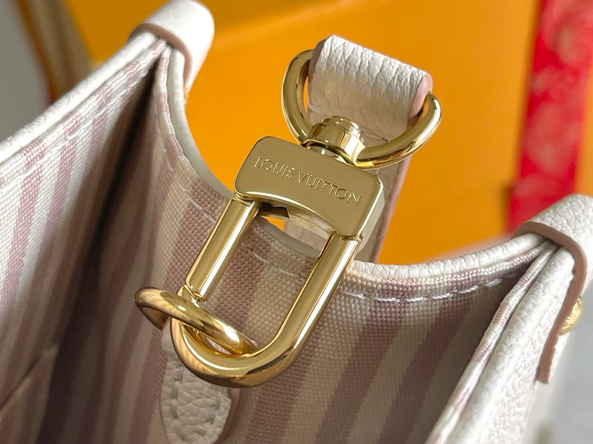 All categories 💚 Authentic bags 💚 LV 2026 new LV top replica hand shoulder bag
