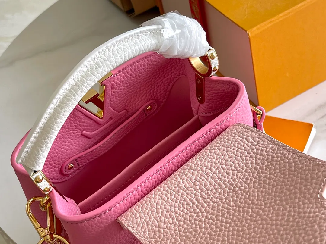 All Categories 💚 Authentic Grade Bags 💚 LV 2026 New LV Top Replica Crossbody Shoulder Bag