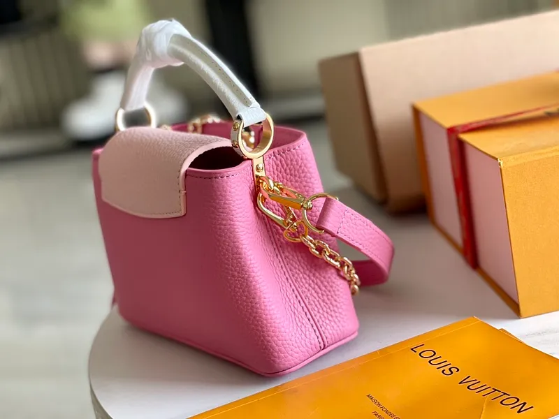 All Categories 💚 Authentic Grade Bags 💚 LV 2026 New LV Top Replica Crossbody Shoulder Bag