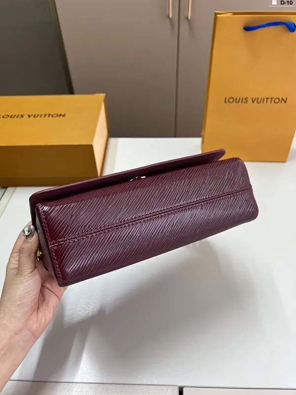 All categories Official website "Brand Women's Bags" Women's Bags 💙 LV 2025 new LV armpit bag