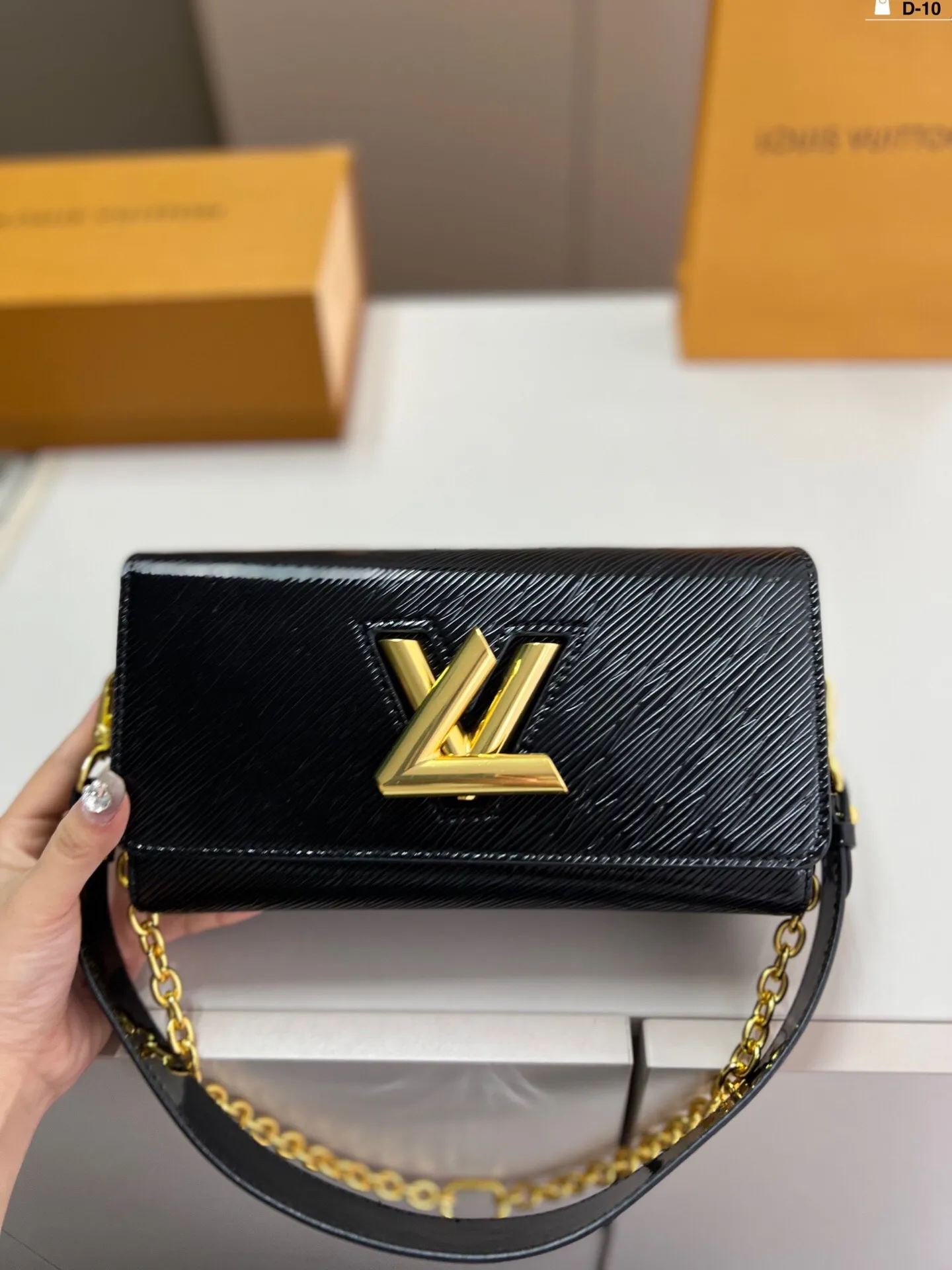 All categories Official website "Brand Women's Bags" Women's Bags 💙 LV 2025 new LV armpit bag