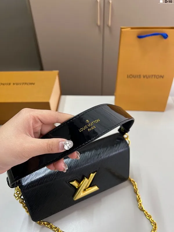 All categories Official website "Brand Women's Bags" Women's Bags 💙 LV 2025 new LV armpit bag