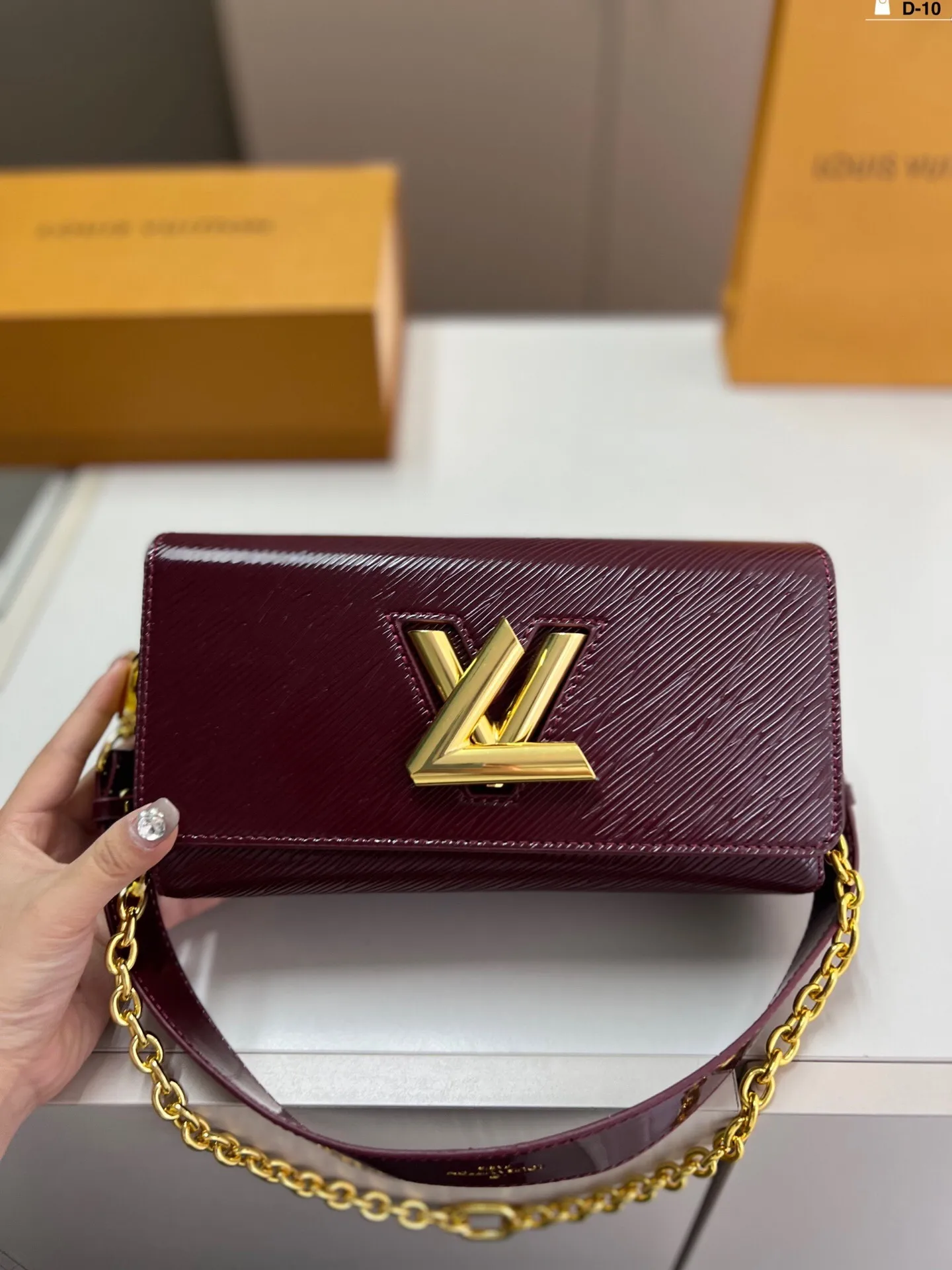 All categories Official website "Brand Women's Bags" Women's Bags 💙 LV 2025 new LV armpit bag