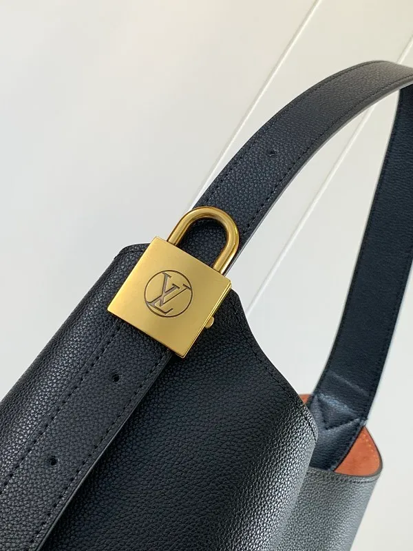 All Categories Official Website "Brand Women's Bags" Women's Bags 💙 LV 2026 Official Website New LV Crossbody Bag