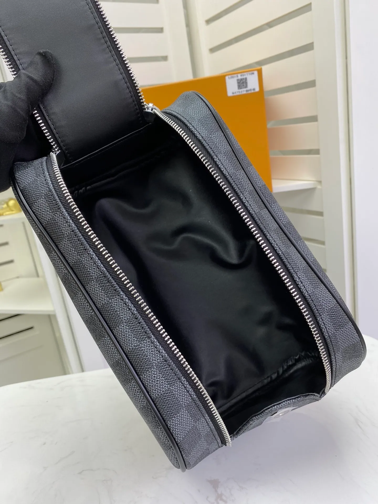 All categories Official website "Brand Women's Bags" Women's Bags 💙 LV 2022 Official New LV Cosmetic Bag Wholesale 5800800 High Quality Size: 28-16-13CM