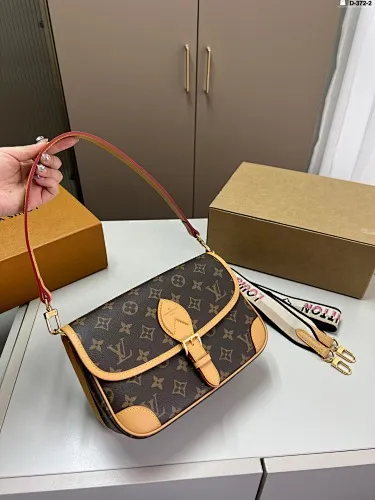 All categories Official website "Brand Women's Bags" Women's Bags 💙 LV 2025 new LV armpit bag