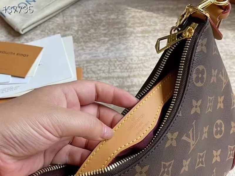 All categories Official website "Brand Women's Bags" Women's Bags 💙 LV fine imitation LV, high imitation LV bags, LV crossbody bags, 2023 official latest version LV croissant bag, LV bag factory, recommended bags, size: 29CM
