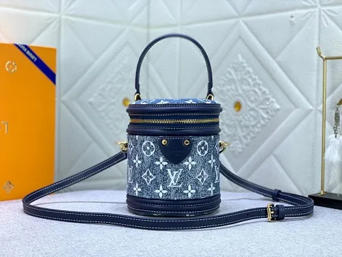 All Categories Official Website "Brand Women's Bags" Women's Bags 💙 LV upgraded original gradient denim blue cannes fortune bag. Drawing on the shape of a long-standing makeup box, women's art director Nicolas Ghesquière recreates the classic charm of the past with this semi-rigid handbag. Monogram and Monogram Reverse