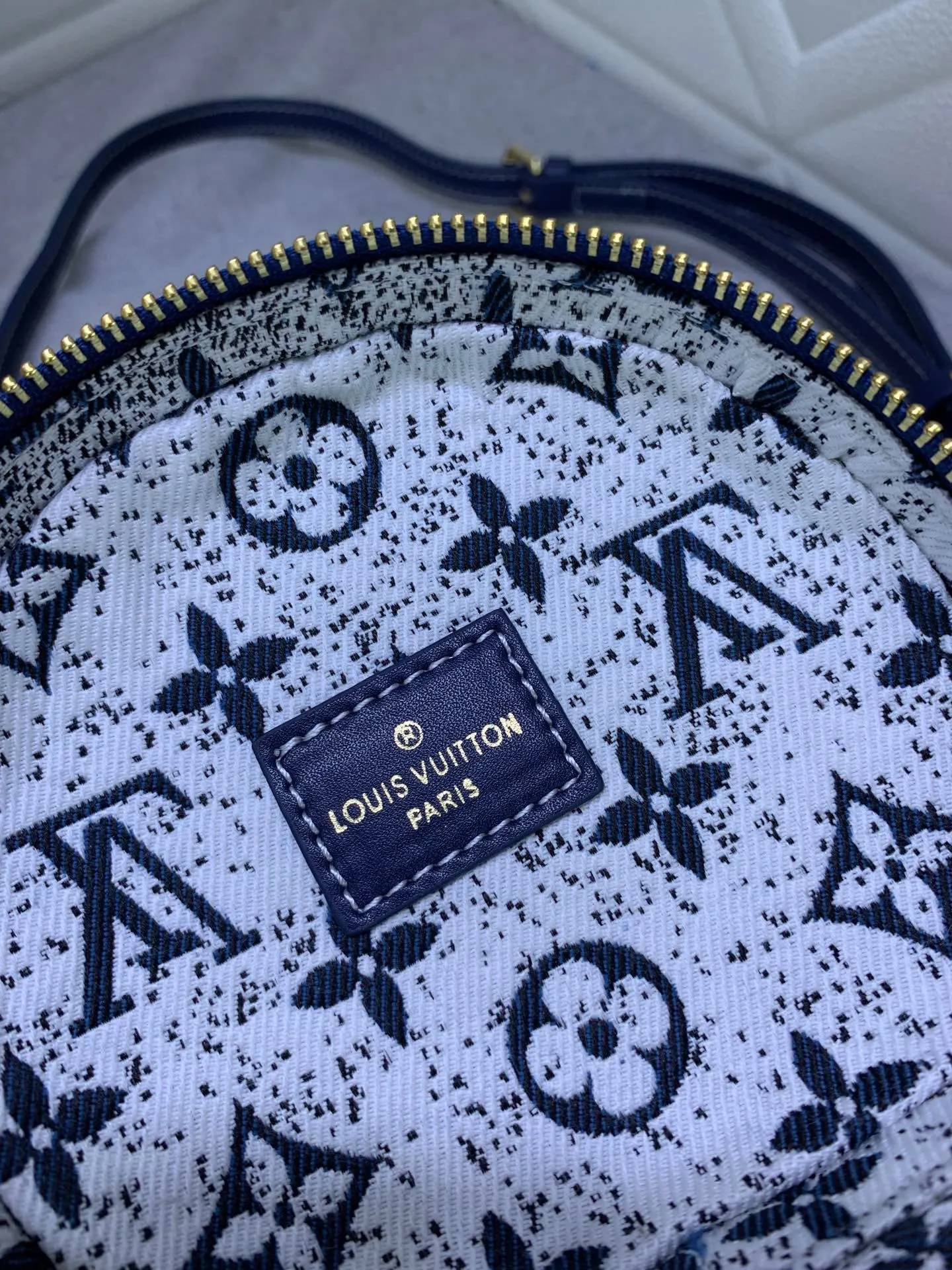 All Categories Official Website "Brand Women's Bags" Women's Bags 💙 LV upgraded original gradient denim blue cannes fortune bag. Drawing on the shape of a long-standing makeup box, women's art director Nicolas Ghesquière recreates the classic charm of the past with this semi-rigid handbag. Monogram and Monogram Reverse