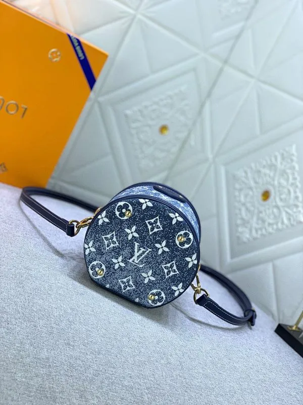 All Categories Official Website "Brand Women's Bags" Women's Bags 💙 LV upgraded original gradient denim blue cannes fortune bag. Drawing on the shape of a long-standing makeup box, women's art director Nicolas Ghesquière recreates the classic charm of the past with this semi-rigid handbag. Monogram and Monogram Reverse