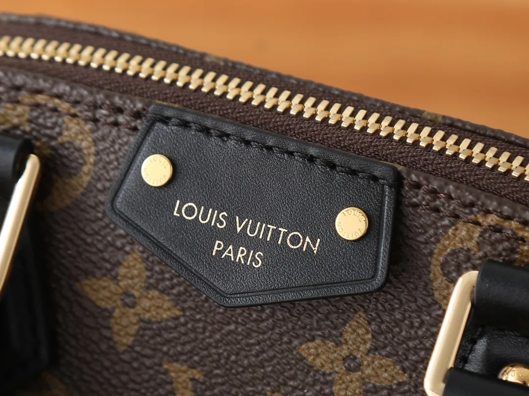 All Categories Official Website "Brand Women's Bags" Women's Bags 💙 LV LV 2026 New Crossbody Shoulder Bag