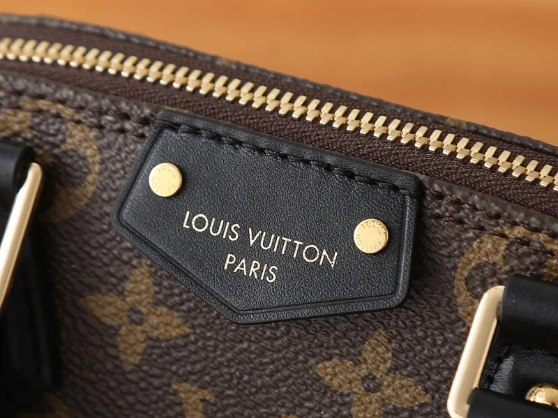 All Categories Official Website "Brand Women's Bags" Women's Bags 💙 LV LV 2026 New Crossbody Shoulder Bag
