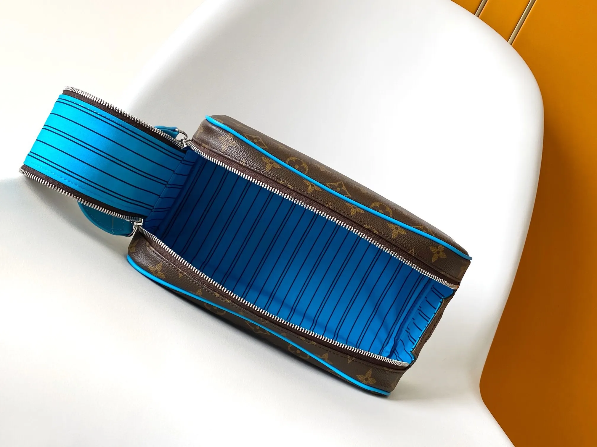 All Categories Official Website "Brand Women's Bags" Women's Bags 💙 LV 2025 New LV Cosmetic Bag