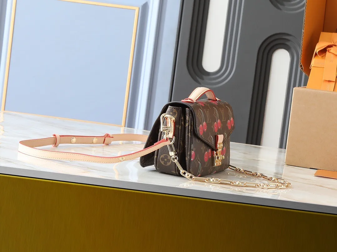 All Categories Official Website "Brand Women's Bags" Women's Bags 💙 LV 2025 New LV Crossbody Bag