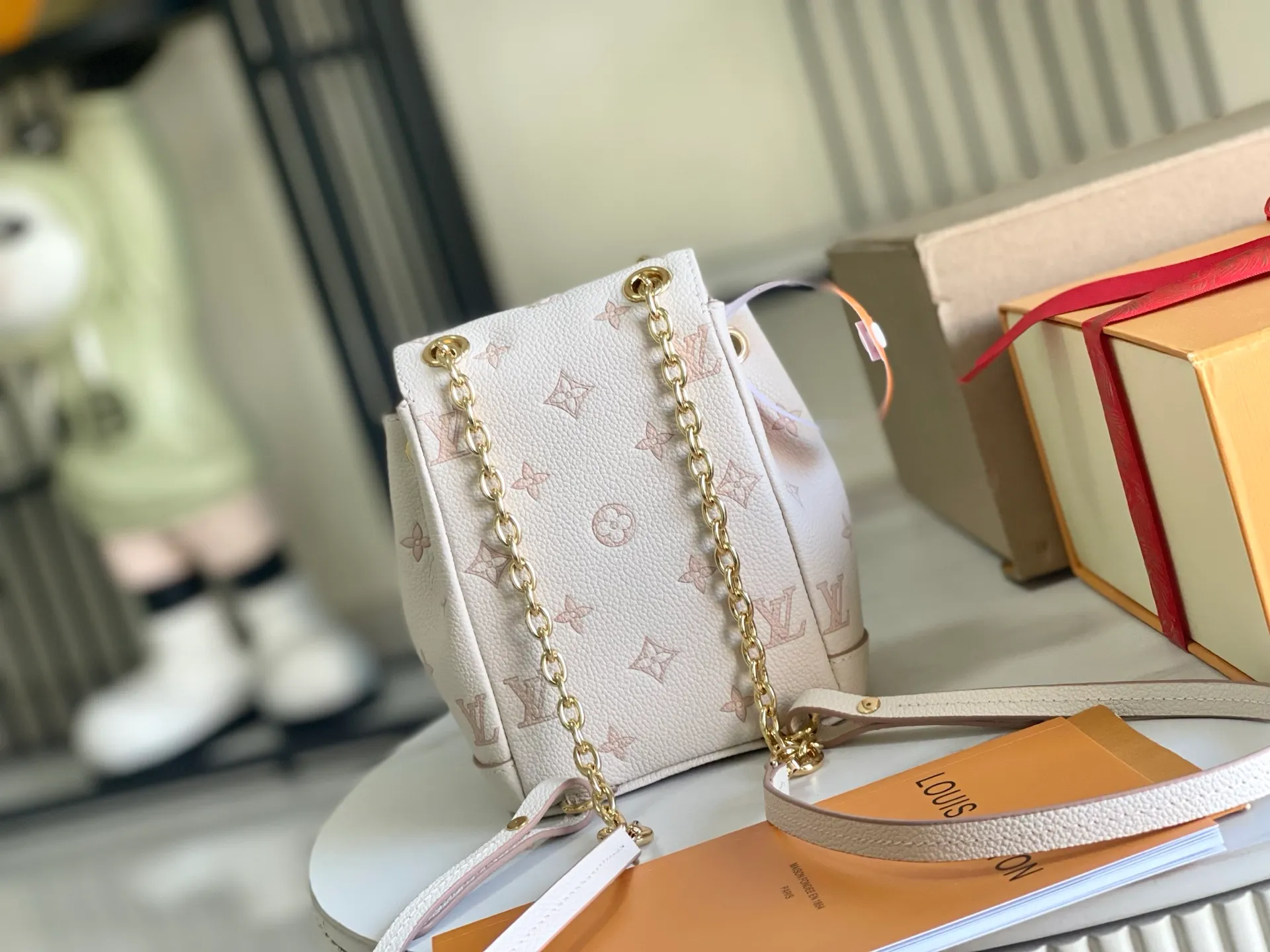 All categories 💚 Authentic bags 💚 LV LV classic backpack