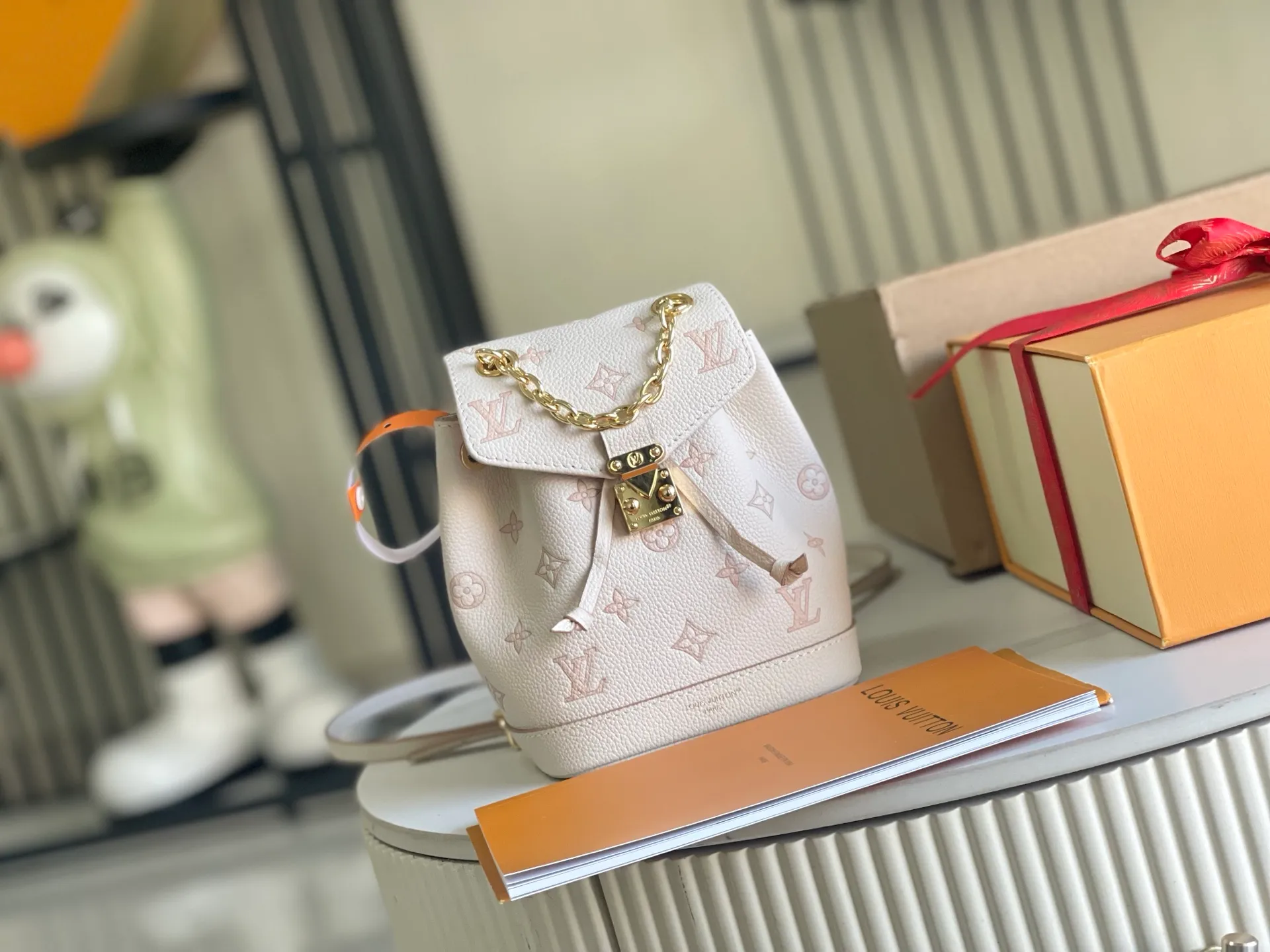All categories 💚 Authentic bags 💚 LV LV classic backpack
