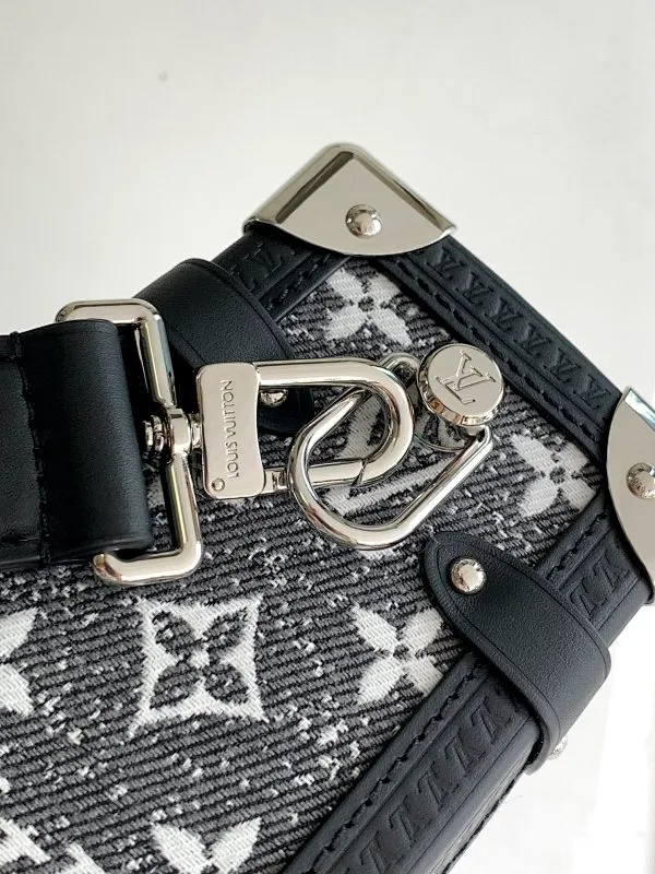 All Categories Official Website "Brand Women's Bags" Women's Bags 💙 LV 2026 New LV Crossbody Bag