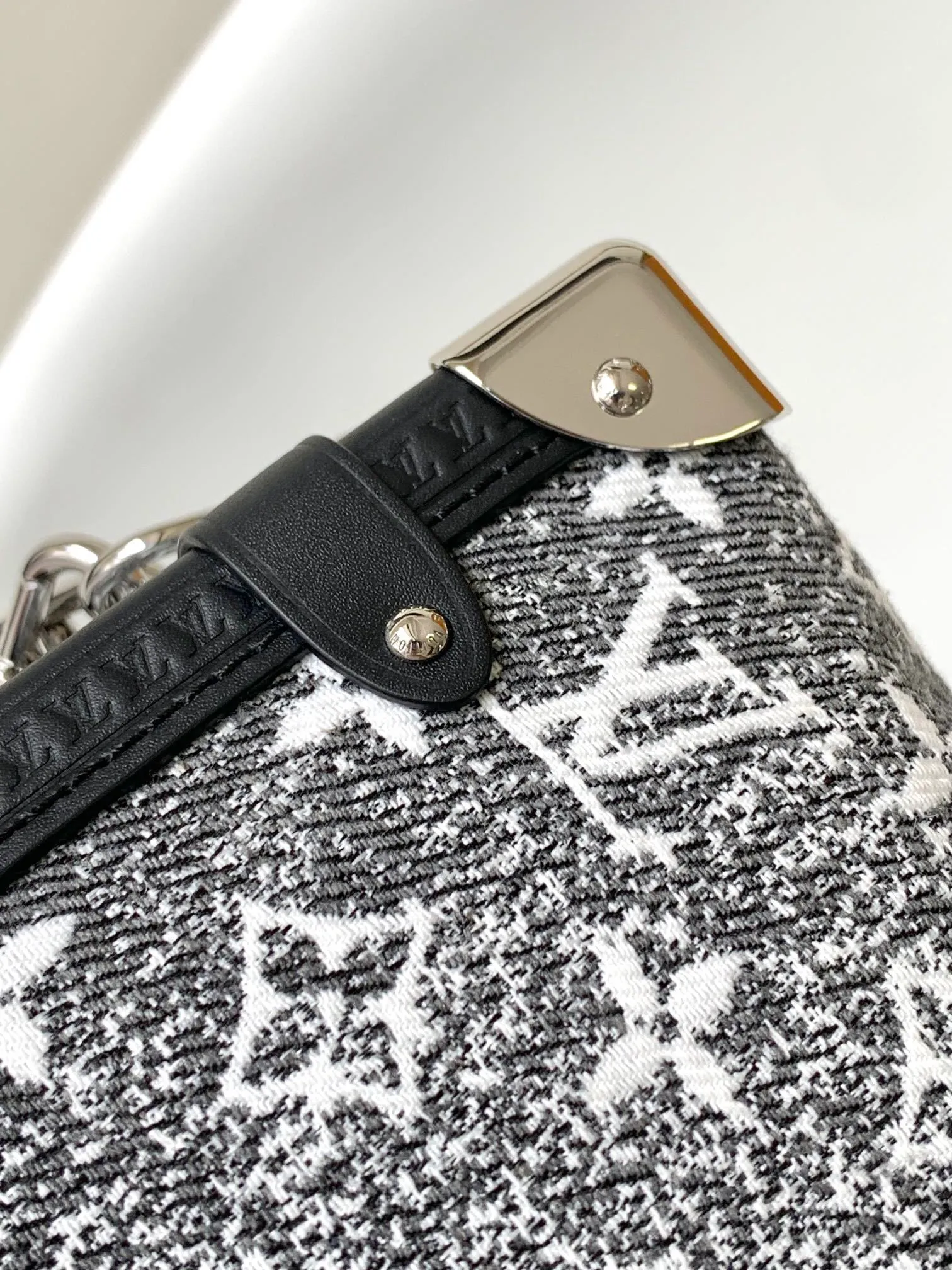 All Categories Official Website "Brand Women's Bags" Women's Bags 💙 LV 2026 New LV Crossbody Bag
