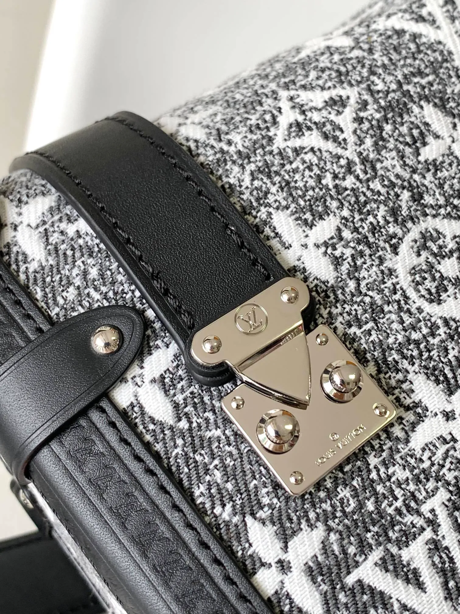 All Categories Official Website "Brand Women's Bags" Women's Bags 💙 LV 2026 New LV Crossbody Bag
