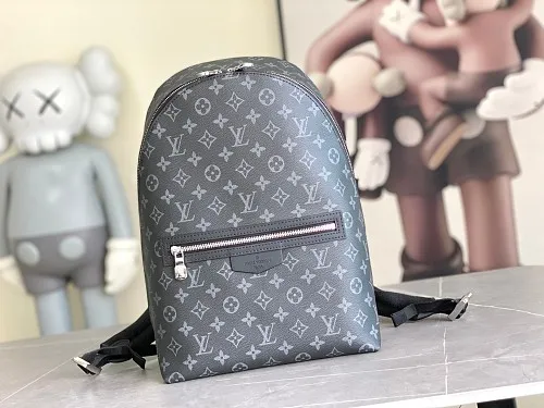 All categories 💚 Authentic bags 💚 LV LV classic backpack