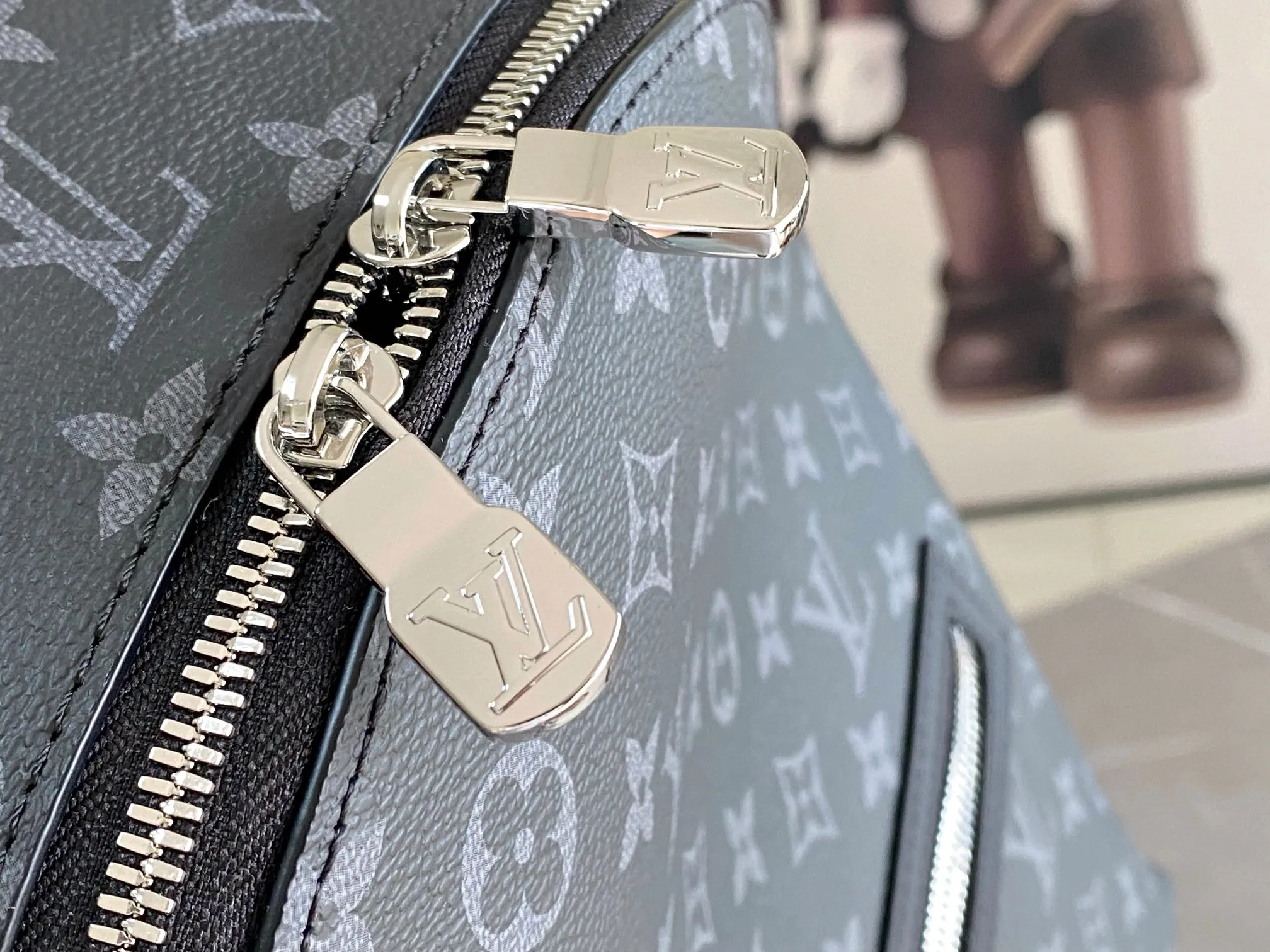 All categories 💚 Authentic bags 💚 LV LV classic backpack