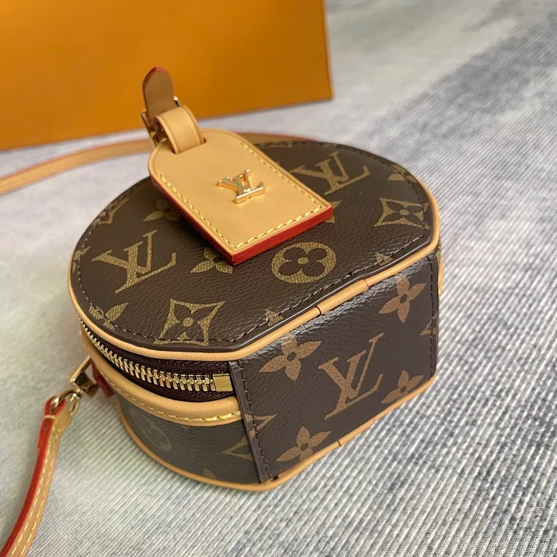All Categories Official Website "Brand Women's Bags" Women's Bags 💙 LV 2026 New LV Crossbody Bag