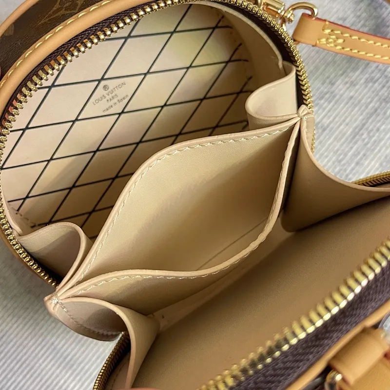 All Categories Official Website "Brand Women's Bags" Women's Bags 💙 LV 2026 New LV Crossbody Bag