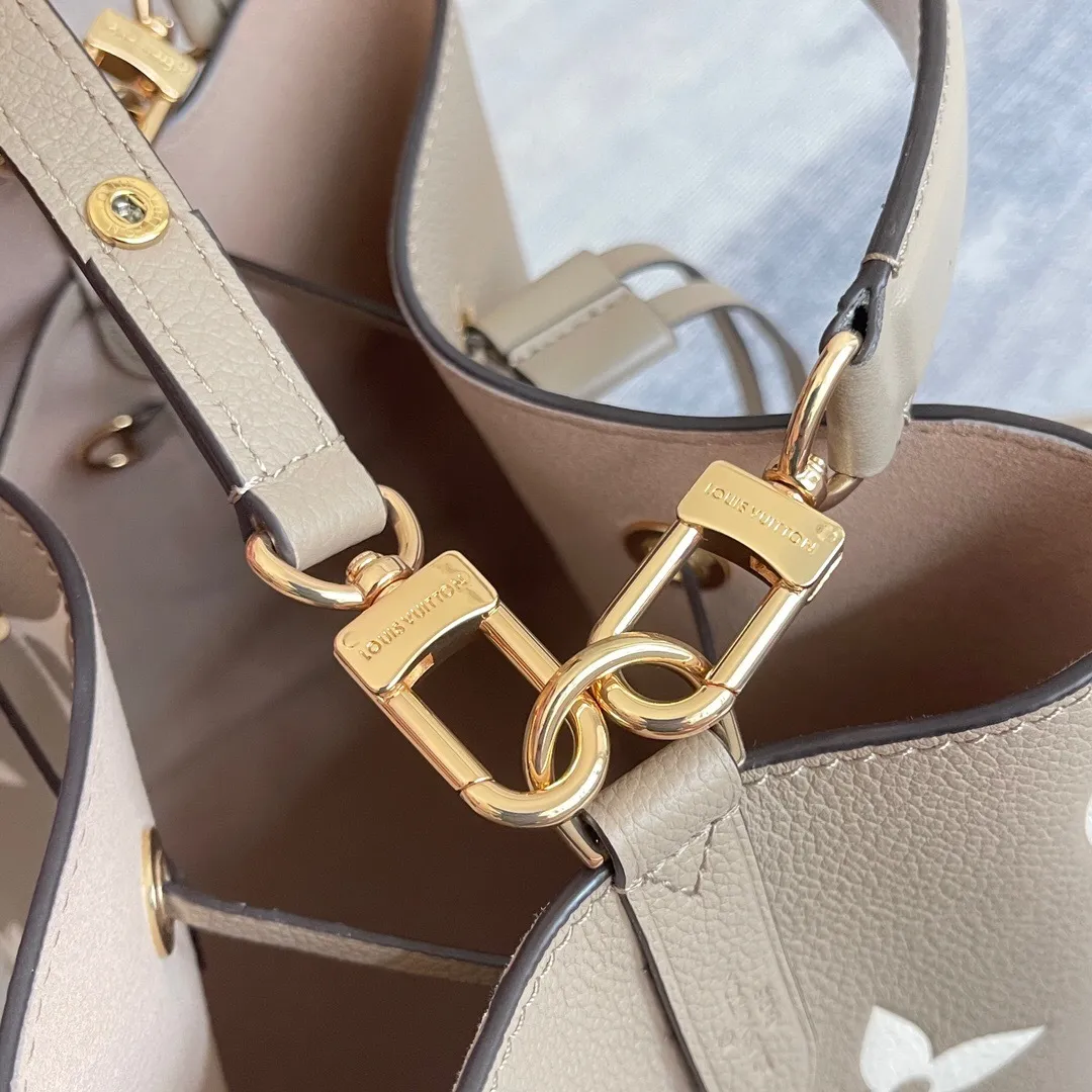 All Categories Official Website "Brand Women's Bags" Women's Bags 💙 LV 2025 New LV Crossbody Bag