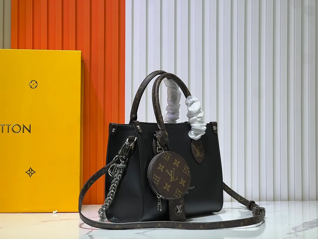 Batch 280💰Bubble Bubble Upgraded Original M20143 M45659 M45653 M46373 Full Apricot Mini Top Original This OnTheGo Tote bag is printed and dyed with the Monogram pattern and then embossed on soft grained cowhide. Its ample interior can accommodate laptops and other office supplies. The full leather embossed large flower mommy bag has a small BB size. The long and short handles are easy to carry or carry on the shoulder. Dimensions: 25.0 x 11.0 x 19.0 cm