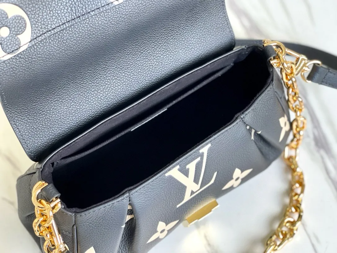 💰1180 (top-grain leather) Top-quality original M45859 Favorite handbag is made of soft grain leather embossed with an oversized Monogram pattern, with gentle pleats to inject a high-definition texture, and the magnetic buckle continues the heritage. The detachable and adjustable shoulder strap allows for short shoulder or cross-body wear, and the detachable chain is suitable for evening occasions. Dimensions: 24 x 14 x 9 cm