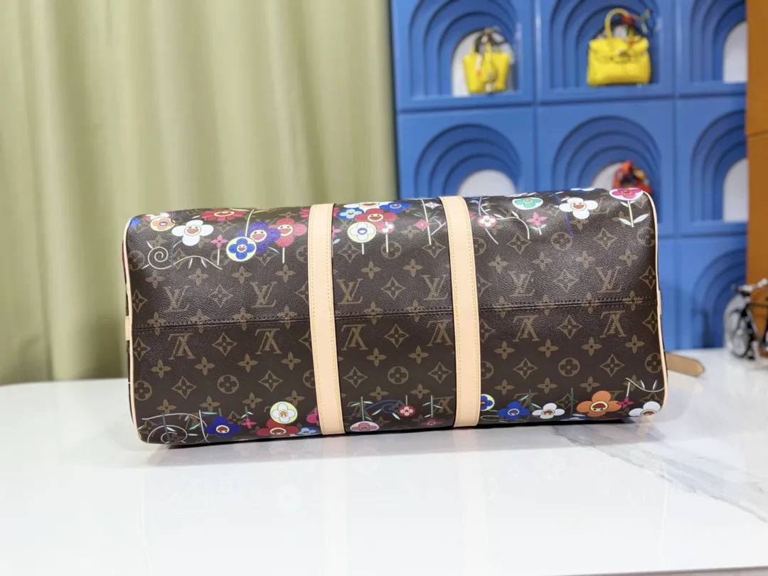 P380 M14182 M41418 Super cool keepall presbyopic travel bag keepall The most commonly used bag for business trips. This is a super cool bag. It can be used as a fitness bag or a travel bag. The capacity is super impressive and very practical! I can carry this bag on a business trip for three or four days, and it’s enough for clothes and toiletries! The most important thing is that the concave shape is the best~ The idol is about to go out on the street. louis vuitton 9vintagemusevie 45.0x27.0x20.0