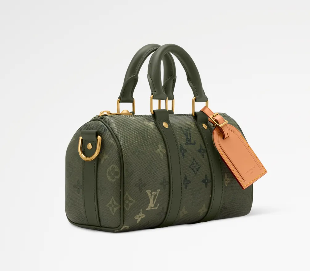 💰940 Top Original Order [KEEPALL BANDOULIÈRE 25 Handbag] m26930 Military Green/Silk Screen This Keepall Bandoulière 25 handbag is made of Monogram Surplus coated canvas rendered in military tones and embellished with irregular Monogram prints to create a camouflage look. A distressed-effect zip secures the main compartment. The top handle and wide, removable and adjustable fabric shoulder strap allow for shoulder, cross-body or hand carry options.  Dimensions: 15 x 11 x 25 cm (height x width x length)