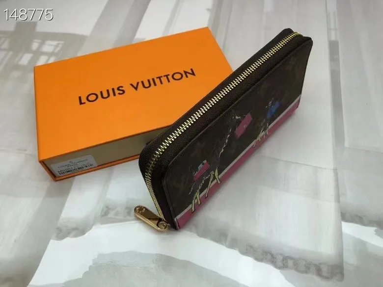 P150💰 M80857M60017 Japan limited wallet "Gibby Wallet", printed with Louis Vuitton's cute mascot "Vivian" illustration on single gram canvas. Brightly colored kites and cute mascots are combined, embellished with tiny single flowers. This is a collectible item that is perfect as a gift for those who love singles. Size: 19x 12.5x 3.0cm, 🎁🎁
