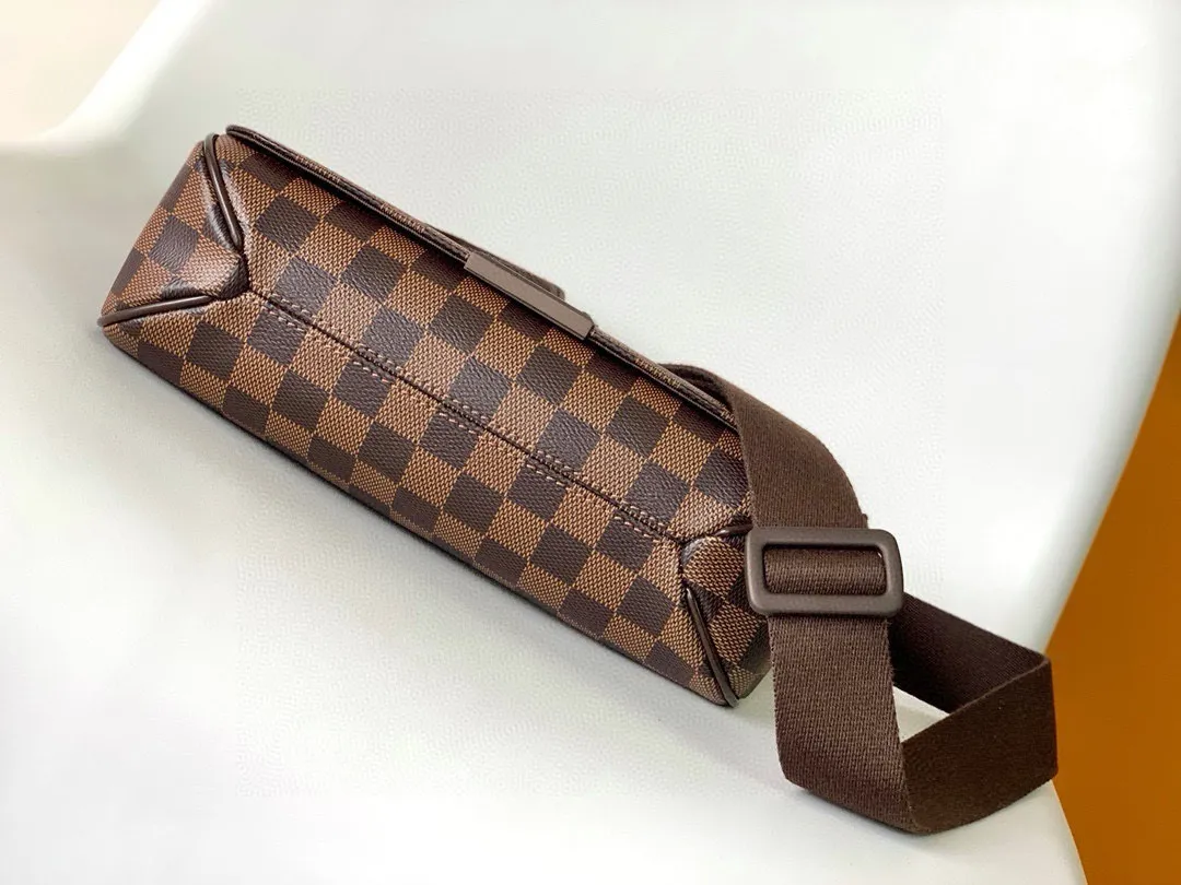 💰740 Top quality original M41213 black check brown check DISTRICT small district small handbag, small, exquisite, classic shape and Damier Graphite canvas material, men's PVC large bag black checkered hijab flip bag shoulder bag casual bag practical elegant handbag, ideal companion for daily life Size 27/23/8cm