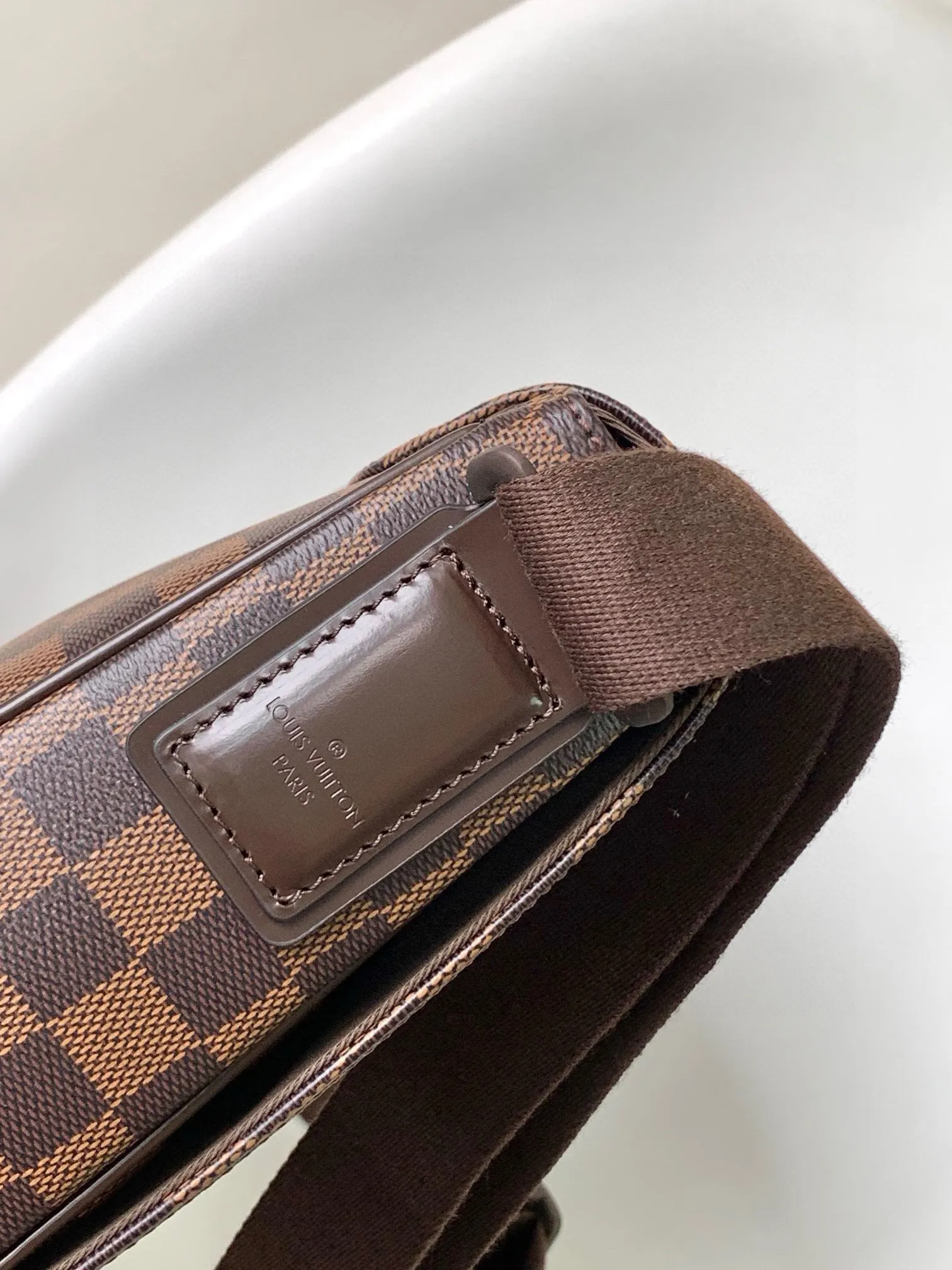 💰740 Top quality original M41213 black check brown check DISTRICT small district small handbag, small, exquisite, classic shape and Damier Graphite canvas material, men's PVC large bag black checkered hijab flip bag shoulder bag casual bag practical elegant handbag, ideal companion for daily life Size 27/23/8cm