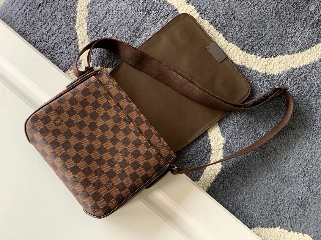 💰740 Top quality original M41213 black check brown check DISTRICT small district small handbag, small, exquisite, classic shape and Damier Graphite canvas material, men's PVC large bag black checkered hijab flip bag shoulder bag casual bag practical elegant handbag, ideal companion for daily life Size 27/23/8cm
