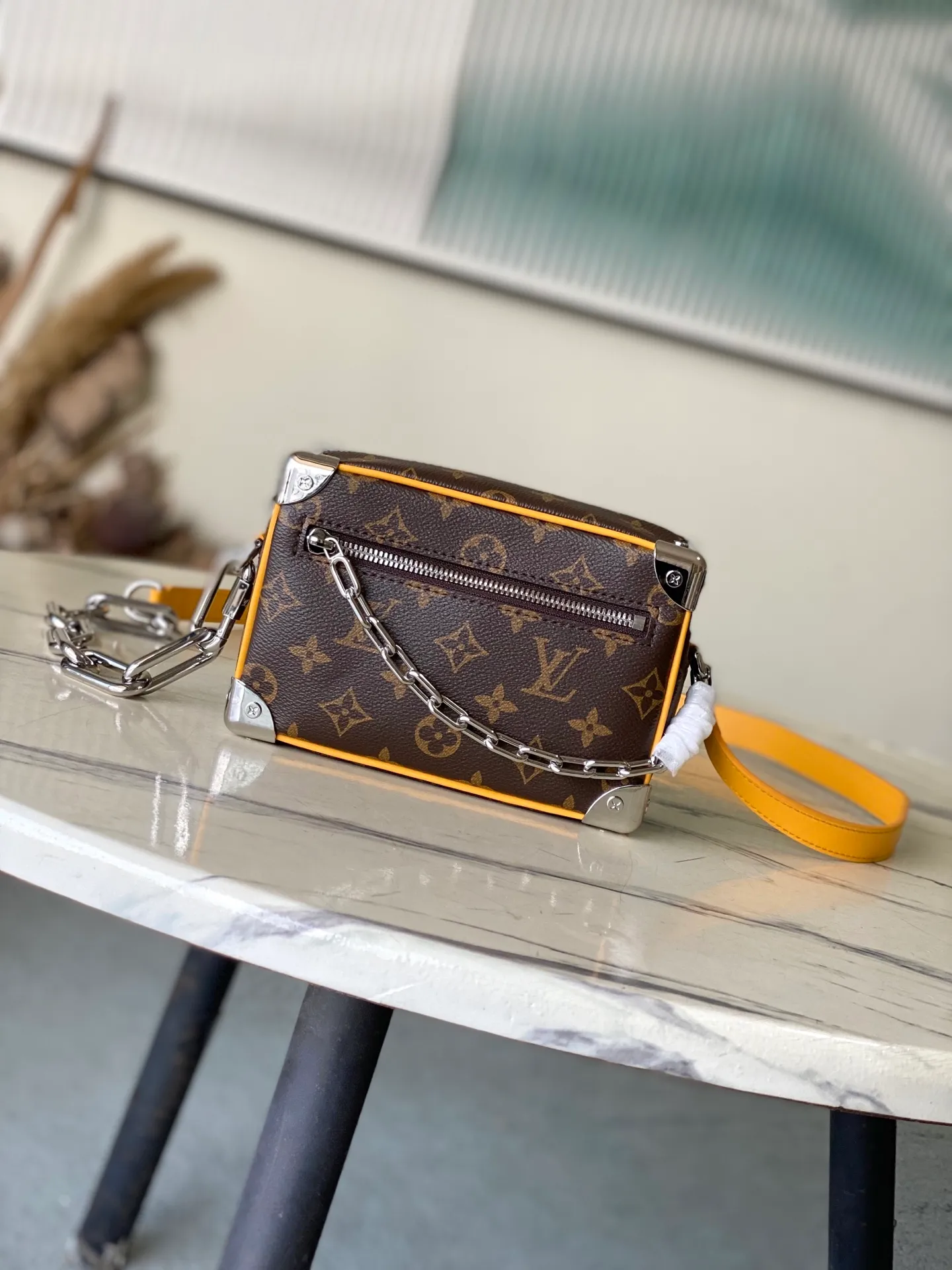 💰940 (Steel Hardware) Top Original Order M12767 This Mini Soft Trunk handbag is made of Monogram Macassar canvas with metal parts, and bright colors are used for the edges of the trim and front pocket zipper, cleverly striking a balance between creativity and heritage. A striped fabric lining and interior patch pockets add to the refined details. Dimensions: 18.5 × 13 × 8 cm