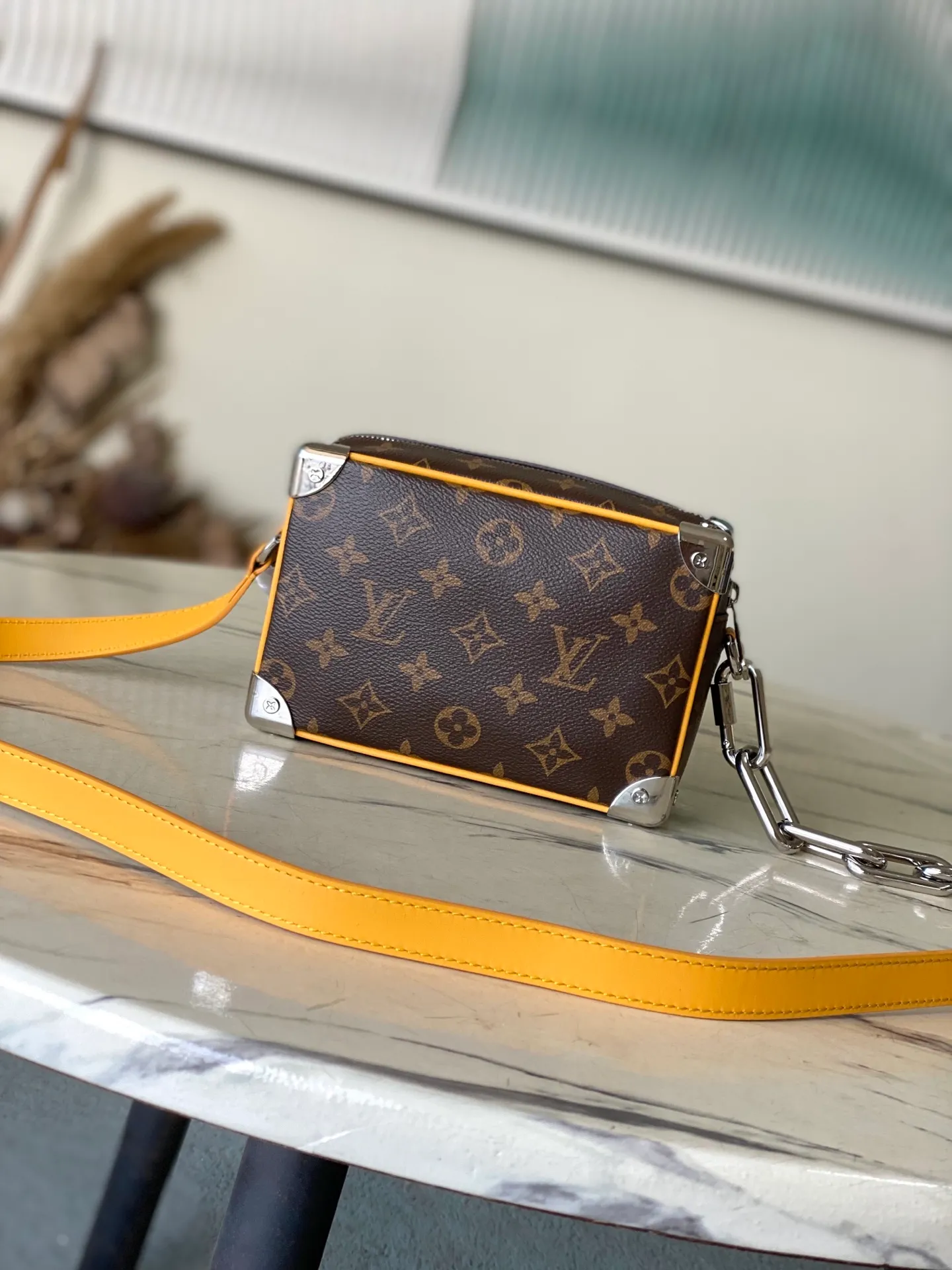 💰940 (Steel Hardware) Top Original Order M12767 This Mini Soft Trunk handbag is made of Monogram Macassar canvas with metal parts, and bright colors are used for the edges of the trim and front pocket zipper, cleverly striking a balance between creativity and heritage. A striped fabric lining and interior patch pockets add to the refined details. Dimensions: 18.5 × 13 × 8 cm