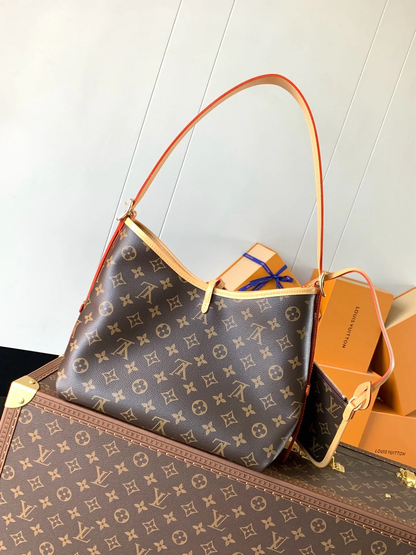 💰800 transcoding chip, top original M46203 CarryAll handbag made of Monogram canvas and leather trim, making it a personal companion for urban life. The generous construction features a neat inner layer, and an inner pocket adds a functional element. Monogram canvas zippered clutch secured with leather strap. Dimensions: 29 x 24 x 12 cm
