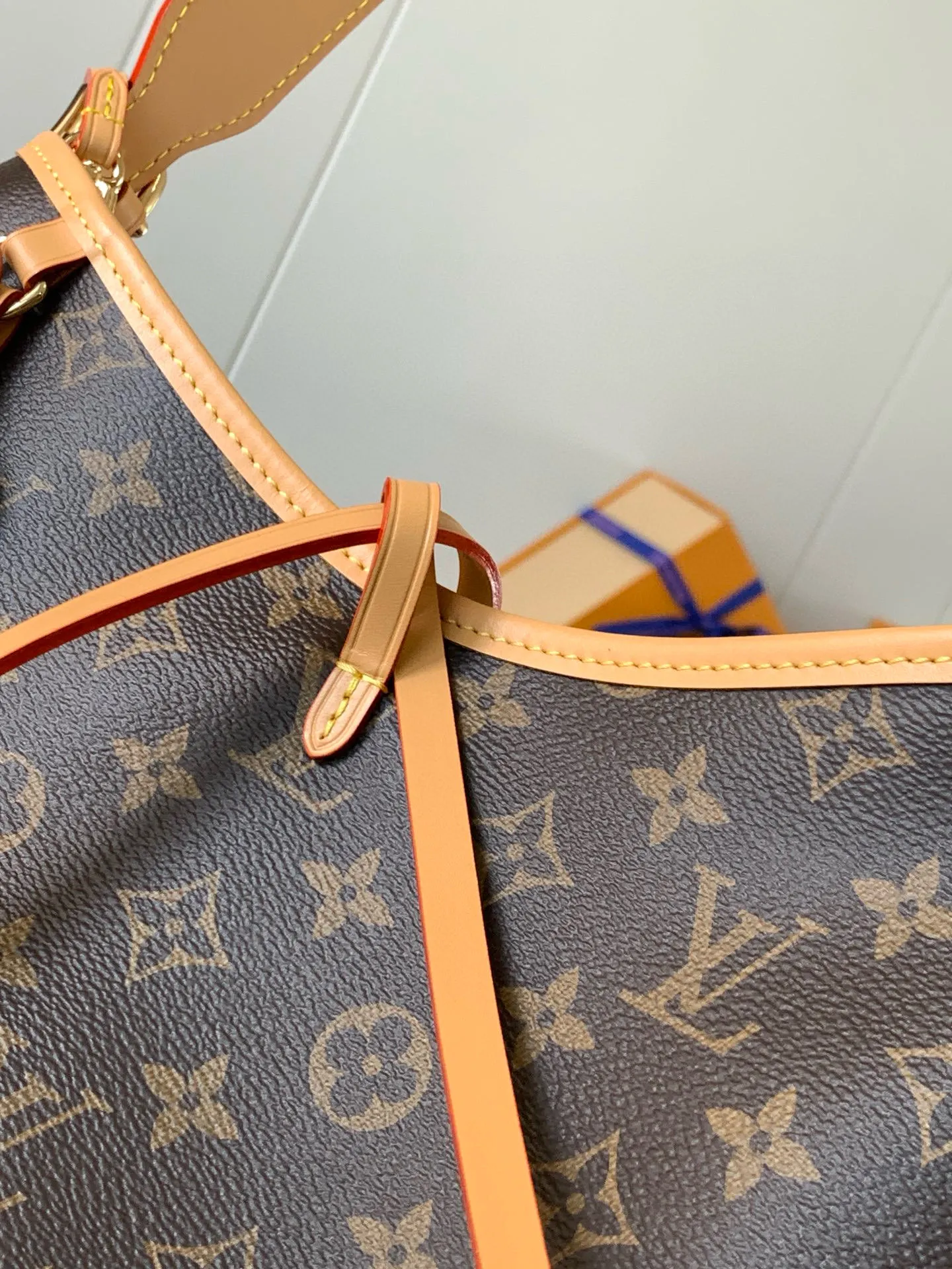 💰800 transcoding chip, top original M46203 CarryAll handbag made of Monogram canvas and leather trim, making it a personal companion for urban life. The generous construction features a neat inner layer, and an inner pocket adds a functional element. Monogram canvas zippered clutch secured with leather strap. Dimensions: 29 x 24 x 12 cm