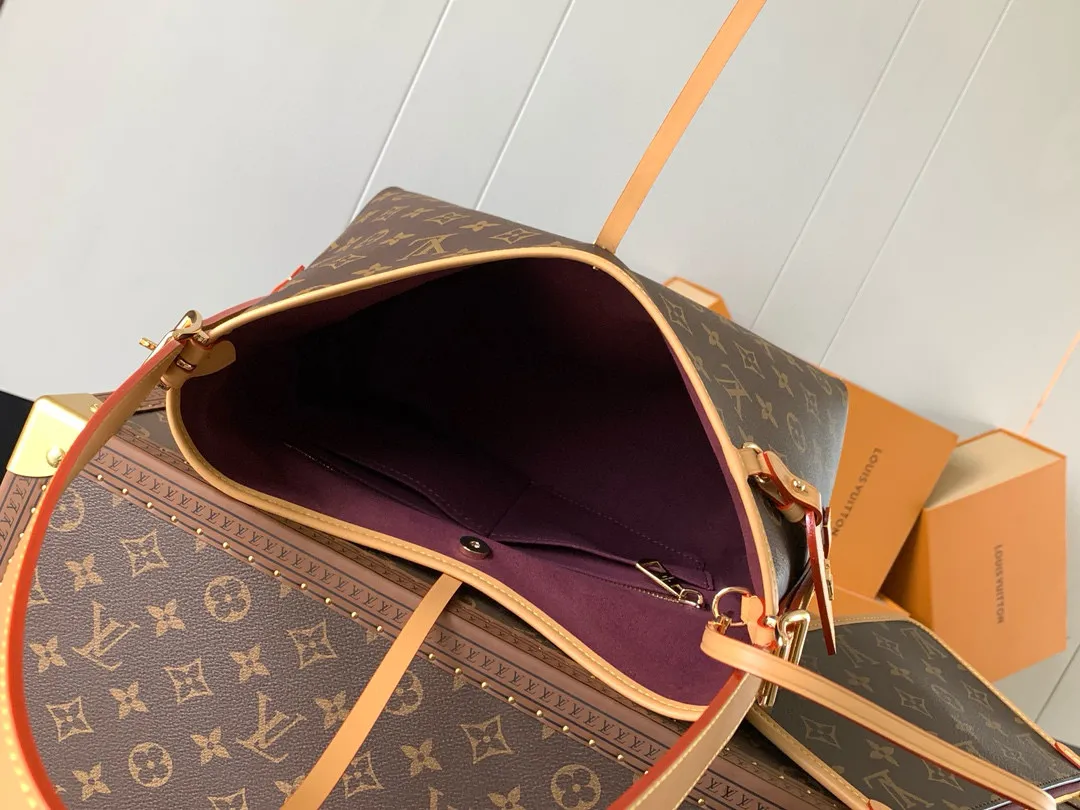 💰800 transcoding chip, top original M46203 CarryAll handbag made of Monogram canvas and leather trim, making it a personal companion for urban life. The generous construction features a neat inner layer, and an inner pocket adds a functional element. Monogram canvas zippered clutch secured with leather strap. Dimensions: 29 x 24 x 12 cm