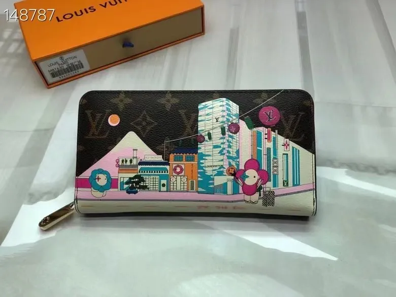P150💰 M80857M60017 Japan limited wallet "Gibby Wallet", printed with Louis Vuitton's cute mascot "Vivian" illustration on single gram canvas. Brightly colored kites and cute mascots are combined, embellished with tiny single flowers. This is a collectible item that is perfect as a gift for those who love singles. Size: 19x 12.5x 3.0cm, 🎁🎁