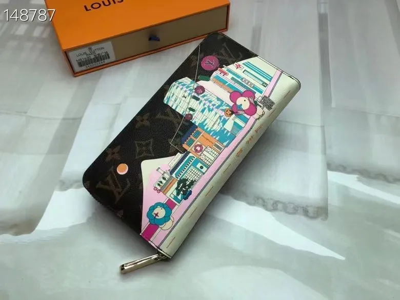 P150💰 M80857M60017 Japan limited wallet "Gibby Wallet", printed with Louis Vuitton's cute mascot "Vivian" illustration on single gram canvas. Brightly colored kites and cute mascots are combined, embellished with tiny single flowers. This is a collectible item that is perfect as a gift for those who love singles. Size: 19x 12.5x 3.0cm, 🎁🎁