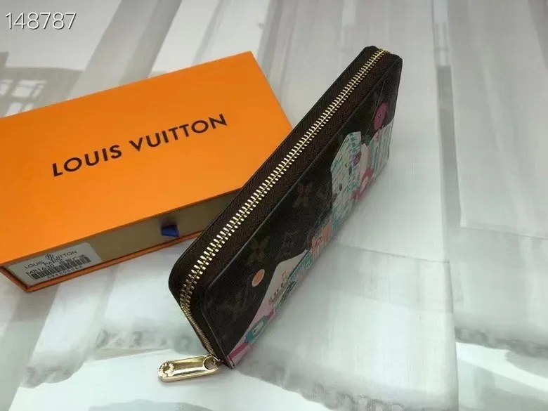 P150💰 M80857M60017 Japan limited wallet "Gibby Wallet", printed with Louis Vuitton's cute mascot "Vivian" illustration on single gram canvas. Brightly colored kites and cute mascots are combined, embellished with tiny single flowers. This is a collectible item that is perfect as a gift for those who love singles. Size: 19x 12.5x 3.0cm, 🎁🎁
