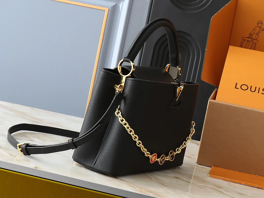 💰420💰Guangzhou goods Upgraded original M00014 M00013 M00015 [New size] This Capucines new size handbag shows soft beauty: Taurillon leather body with light-colored flap and top handle, enamel Monogram flower chain can also achieve a shoulder-carrying experience. Wear the slim leather strap to explore more styling possibilities. Dimensions 31.5 x 20 x 11 cm (length x height x width)