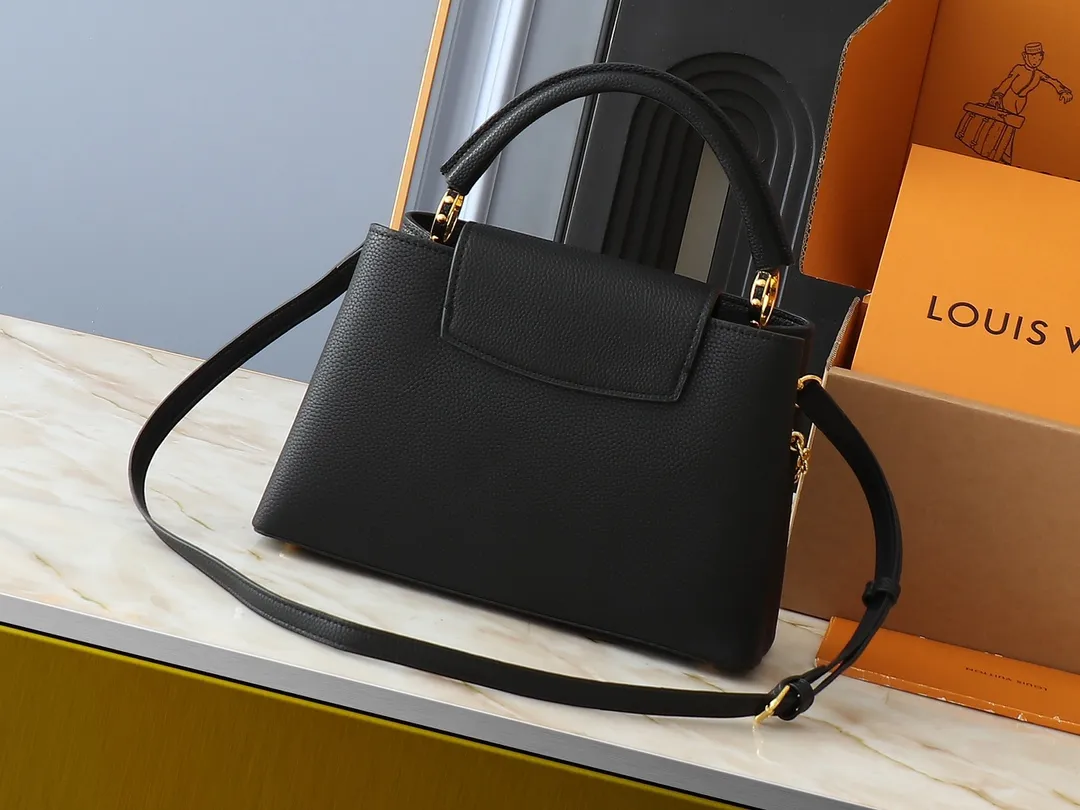 💰420💰Guangzhou goods Upgraded original M00014 M00013 M00015 [New size] This Capucines new size handbag shows soft beauty: Taurillon leather body with light-colored flap and top handle, enamel Monogram flower chain can also achieve a shoulder-carrying experience. Wear the slim leather strap to explore more styling possibilities. Dimensions 31.5 x 20 x 11 cm (length x height x width)