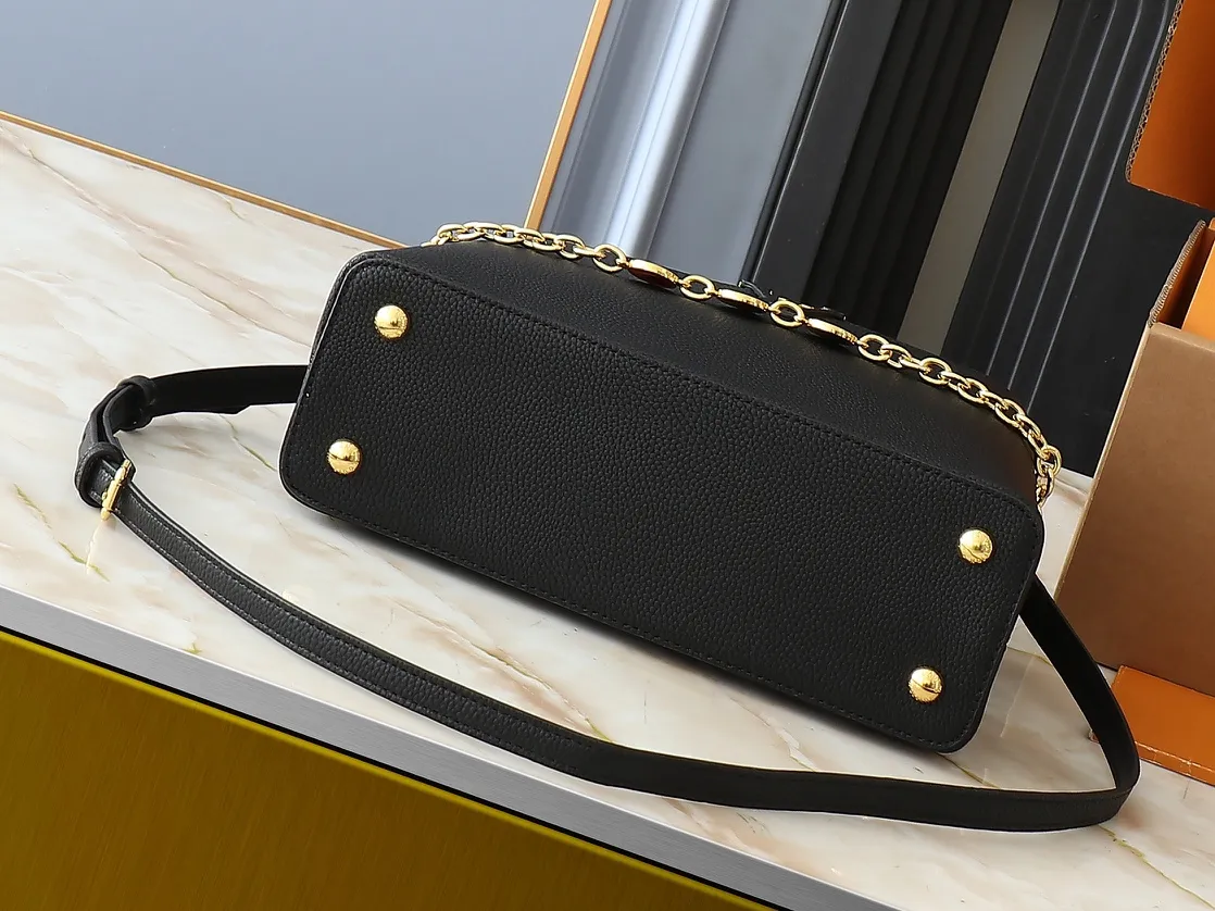 💰420💰Guangzhou goods Upgraded original M00014 M00013 M00015 [New size] This Capucines new size handbag shows soft beauty: Taurillon leather body with light-colored flap and top handle, enamel Monogram flower chain can also achieve a shoulder-carrying experience. Wear the slim leather strap to explore more styling possibilities. Dimensions 31.5 x 20 x 11 cm (length x height x width)