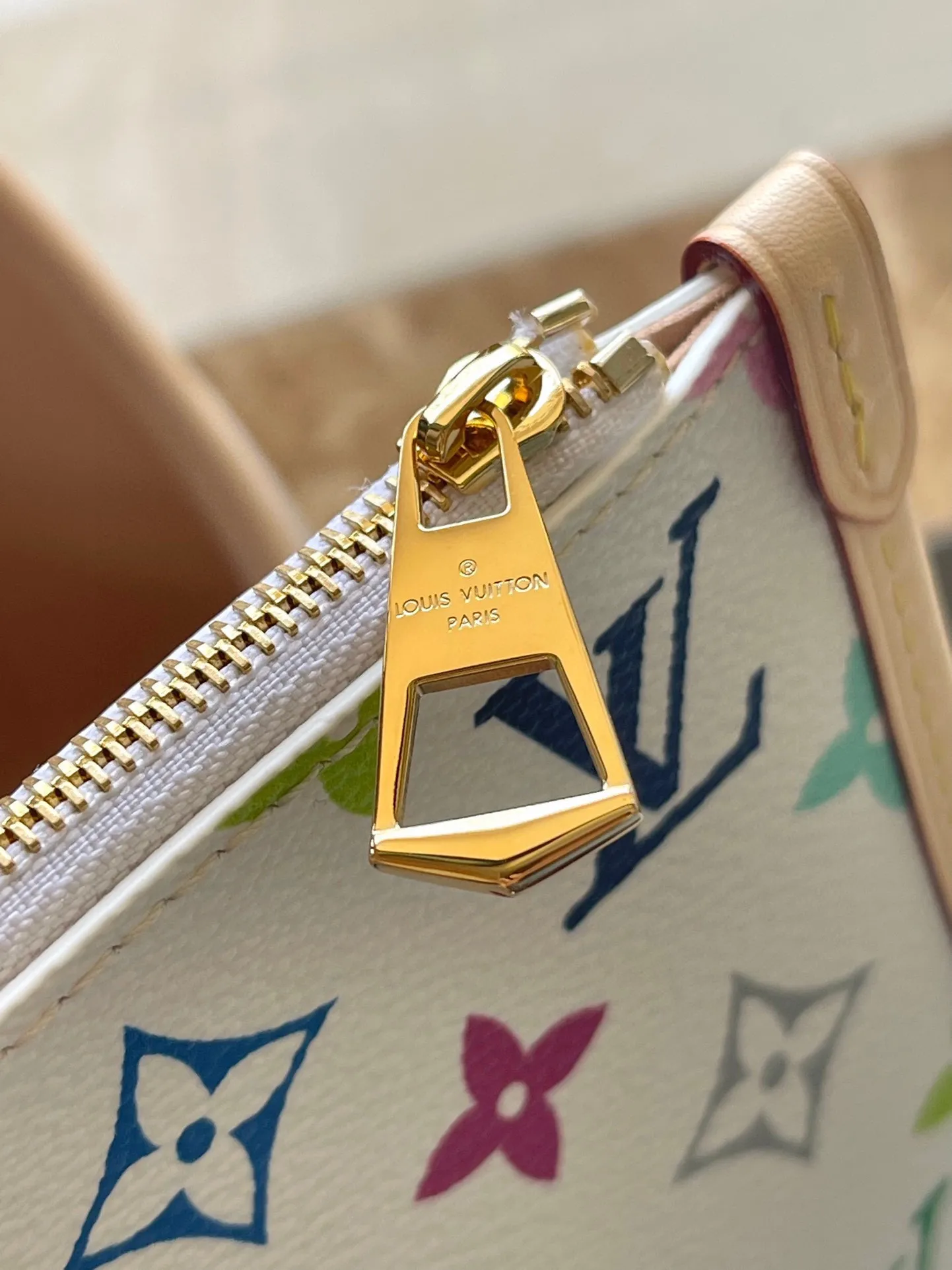 💰1000 Top Original Order M13661 This small CarryAll handbag comes from the Louis Vuitton Calf leather trim creates a figure-hugging fit, and a designer plaque details the elegant bow. Dimensions: 29 × 24 × 12 cm